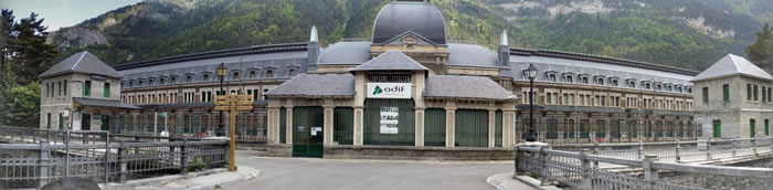 Canfranc International Railway Station / Estación Internacional de Canfranc - photo by Tony Doggett