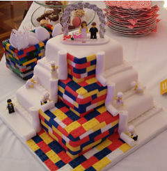 The fabulous lego-based wedding cake