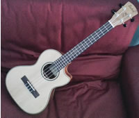 Mo ukulele ùr / Mo ucailéile nua / My new ukulele