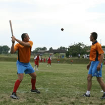 People playing oină